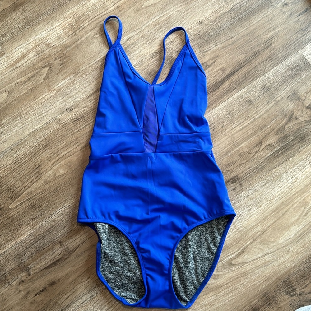 Five dance wear Leo